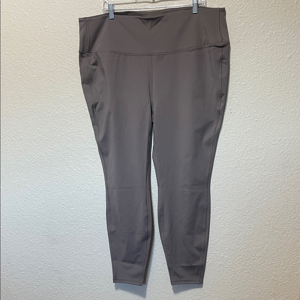 All In Motion Women's Tan Capri Leggings. NWT. Size 3X.